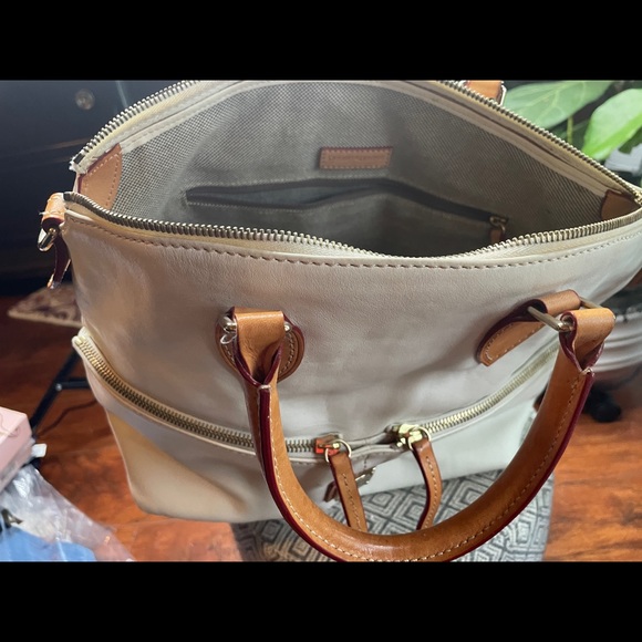Dooney and Burke Large Leather White Bag 11x14.5” - Picture 2 of 14